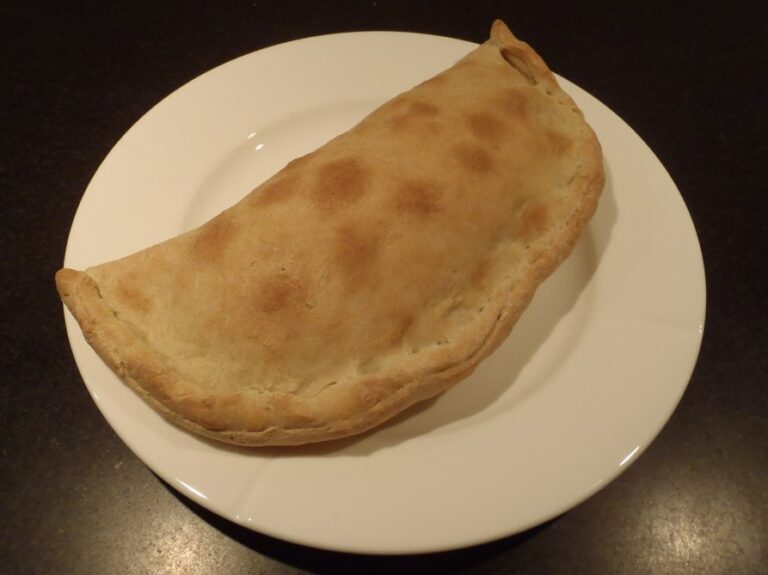 Calzone med spaghetti og ost
