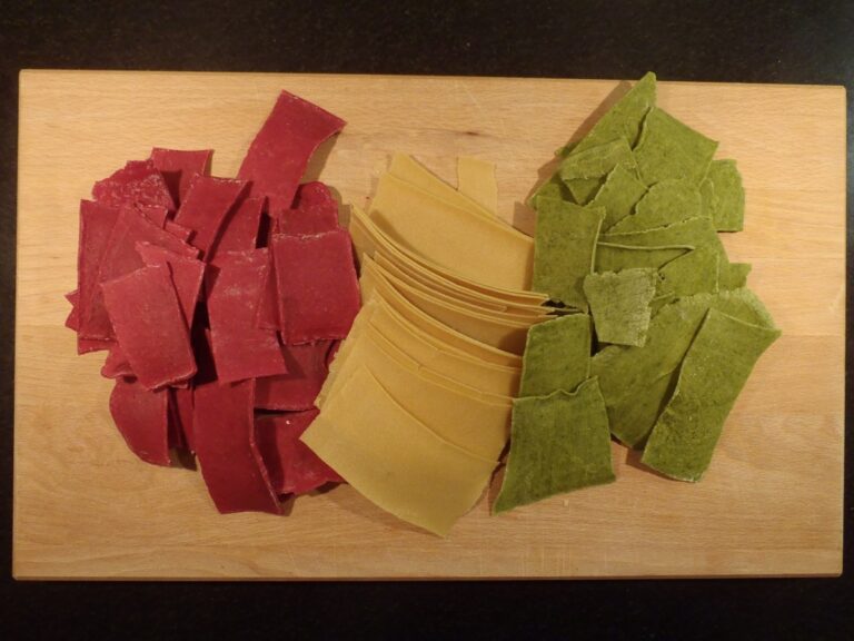 Farvet pasta