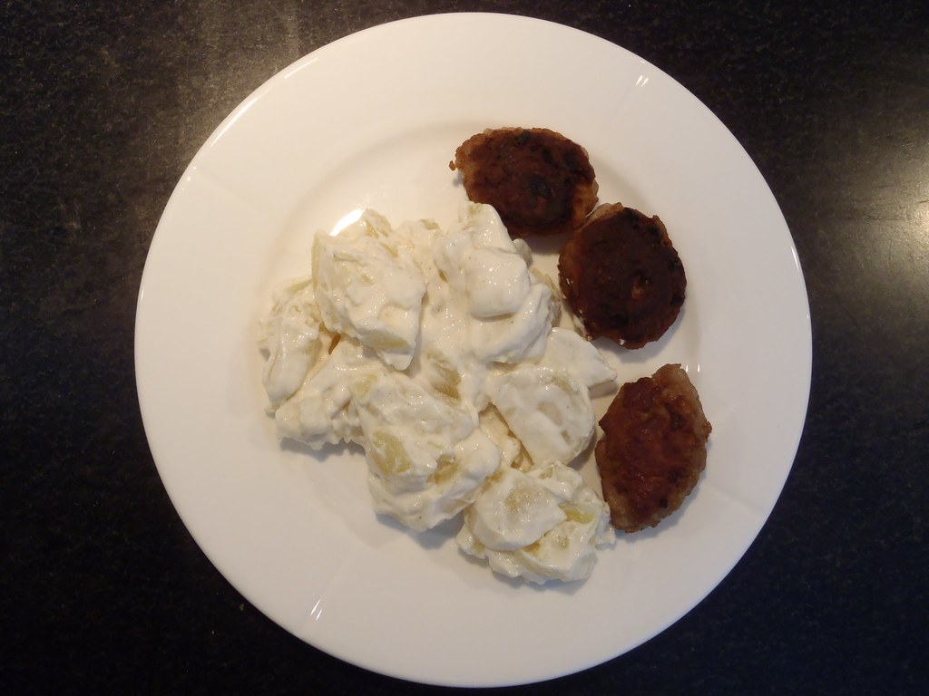 Frikadeller og kold kartoffelsalat