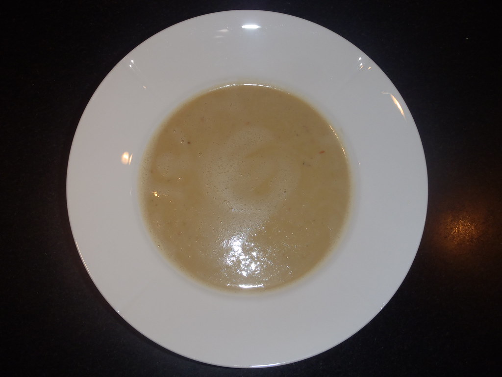 Gul suppe med ingefær og kokosmælk