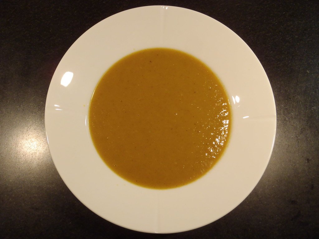 Karrysuppe med gulerod og lime