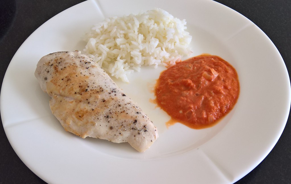 Kyllingebryst i tomatsauce med ris