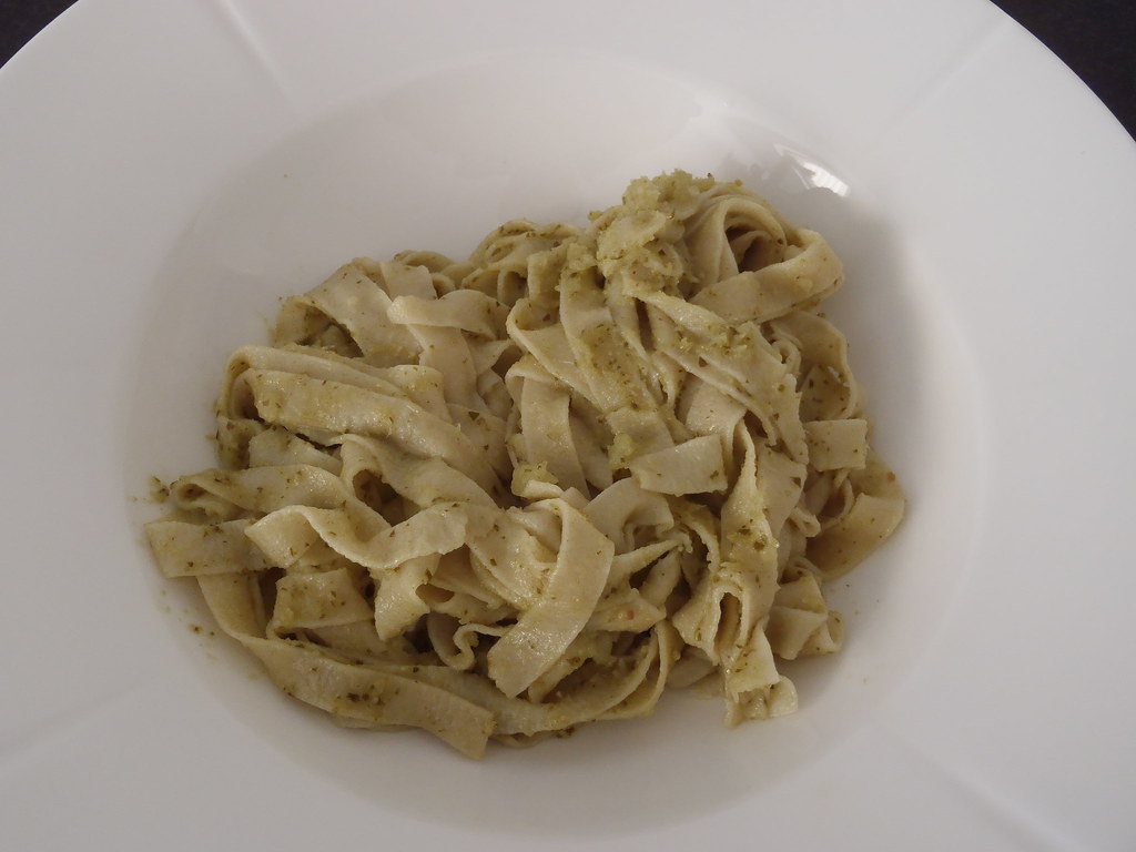 Pasta med pesto og kartoffel
