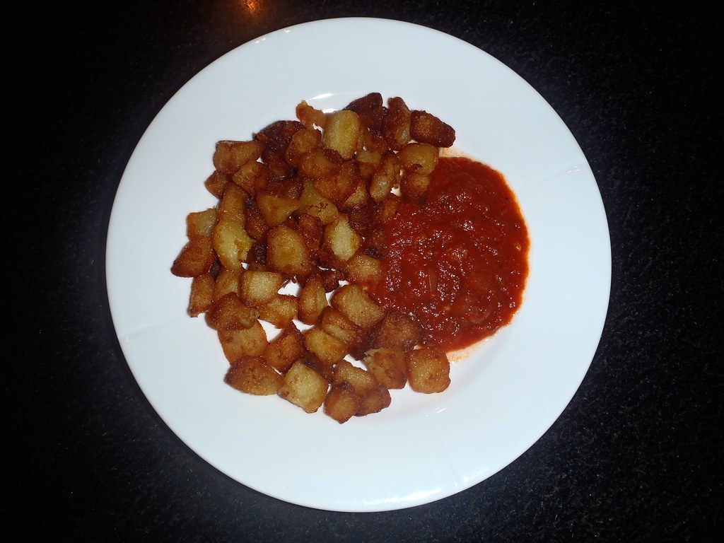 Patatas bravas