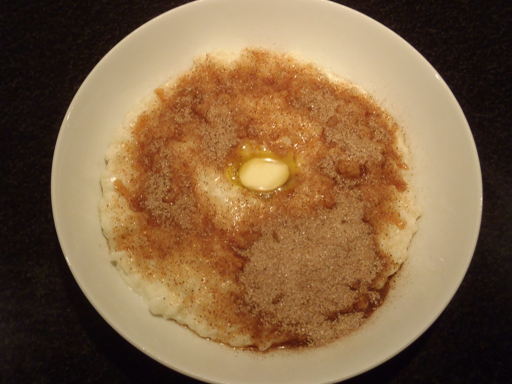 Risengrød med kanel og smørklat